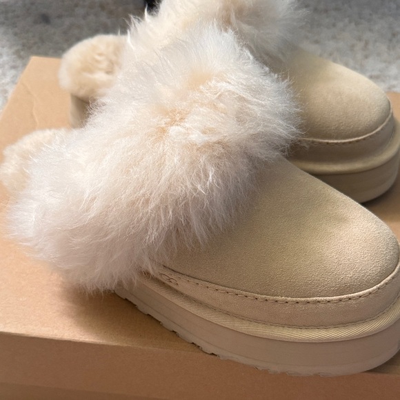UGG Other - SOLD—-UGG Women's Disquette Shoes
